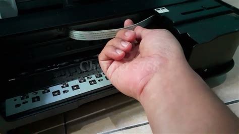 Langkah 1 Mengeluarkan Cartridge Printer