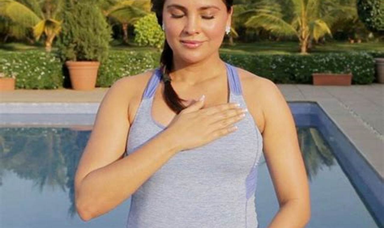Lara Dutta Yoga Pregnancy