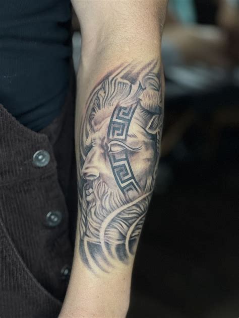 Bryan Lavish Tattoo Find the best tattoo artists