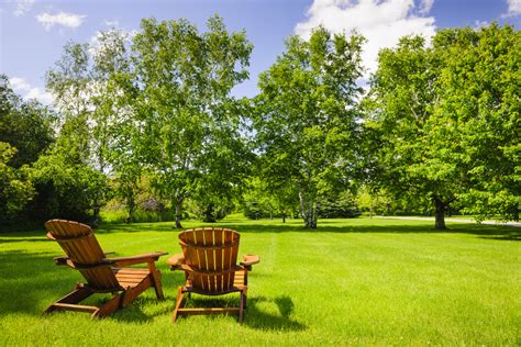 Lawn Care Provides Relaxing Environment