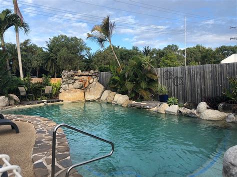 Lazy Lizard Hotel Features