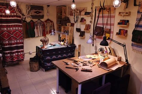 Leather craft workshop Italy