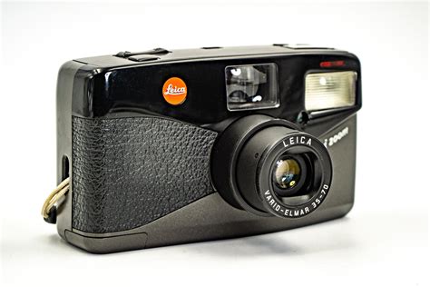 Leica MINI Zoom 35mm Pointandshoot Camera. One of the best possible
