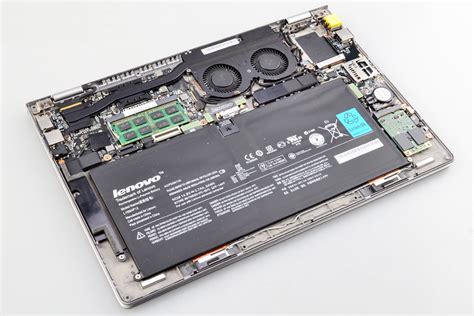 Lenovo Yoga 90013ISK80MK003BFR 13" Core i5 2,3 GHz SSD 256 Go 8