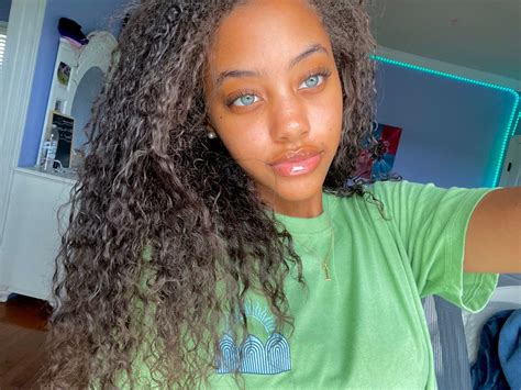 Lightskins With Blue Eyes