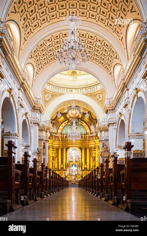 Lima Cathedral inside
