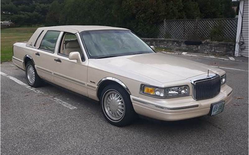 Lincoln Town Car Inspection