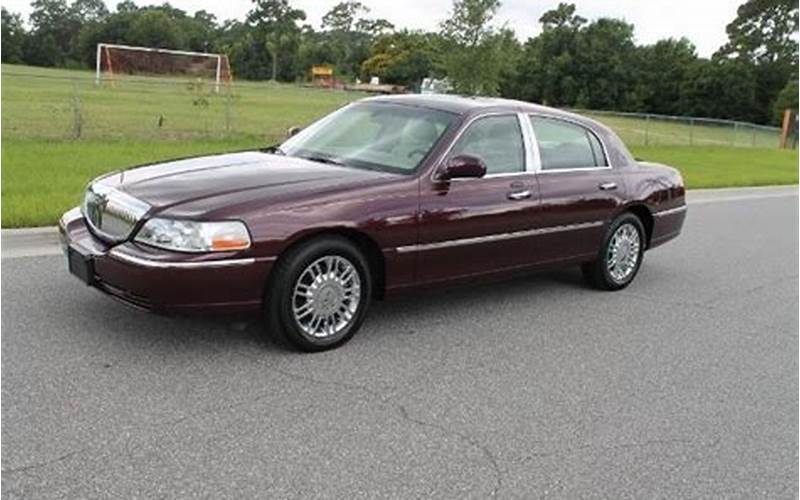 Lincoln Town Car Pros And Cons