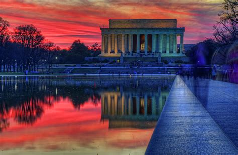 Lincoln Memorial at sunset
