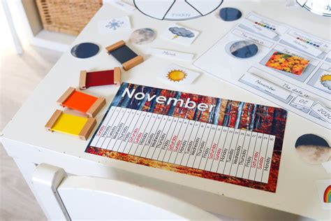 Linear Calendar Montessori