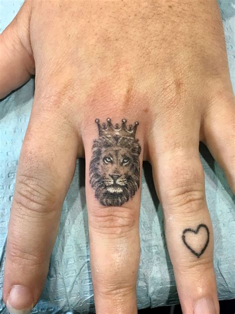 12+ Best Lion Tattoo Designs For Fingers PetPress