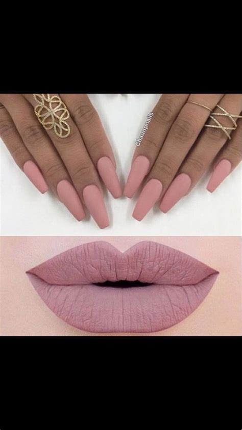 Lipsticks Nails