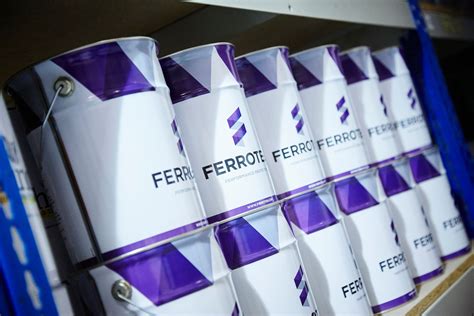 Liquid vs. Solid Paint Pods