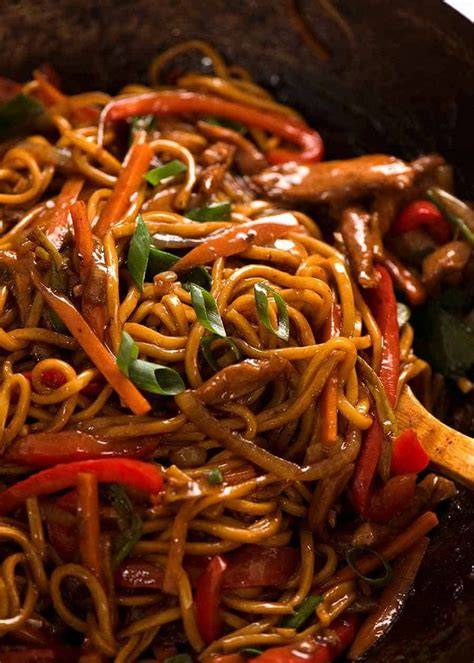 Lo Mein Noodles Dish