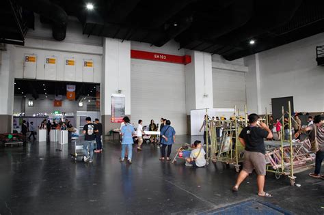 Loading dock for large-scale events