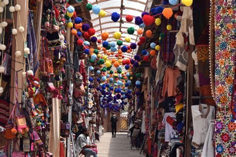 Local Artisans Peru