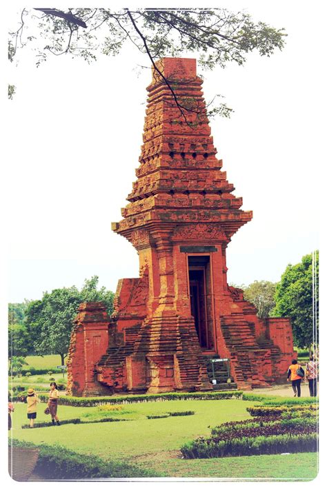 Local Villagers Trowulan