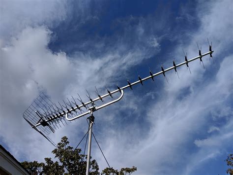 Local broadcast station antenna