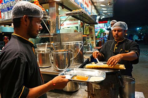 Local guide explaining Mumbai