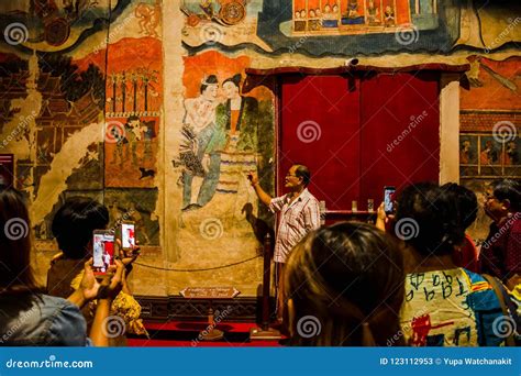 Local guide telling story