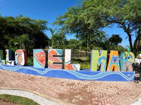 Local life Manzanillo Del Mar