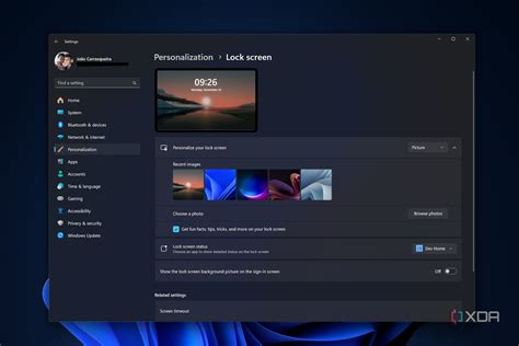 Lock screen customization