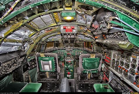 Dive into the Cockpit of the Legendary Lockheed Constellation