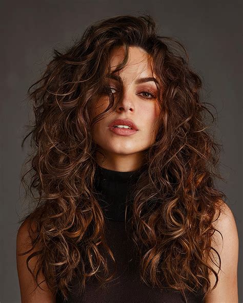 Long Messy Curls: The Ultimate Statement