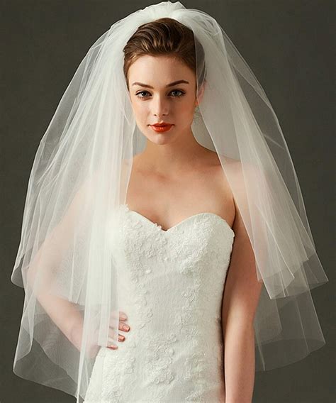 Look elegant with your wedding veil