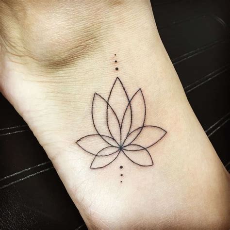 7 Beautiful Lotus Flower Tattoos