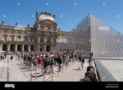Louvre Museum Line Entrance