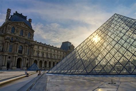 Louvre Museum Overview Tours