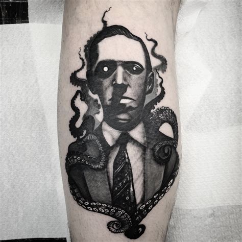 Master H.P. Lovecraft 📚🙌 thanks Karol ! silverbackink 