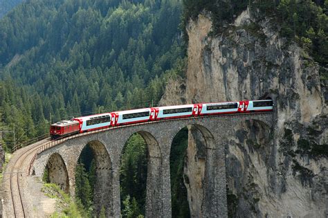 Lucerne Glacier Express Tour: A Private Swiss Alps View