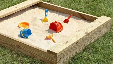 Lucinda Wants To Build A Square Sandbox