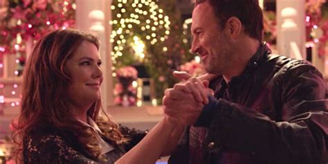 An Unforgettable Celebration of Love: The Beloved Luke and Lorelai Tie the Knot in a Dreamy Wedding Ceremony