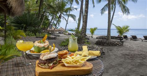 Lunch on the Islands