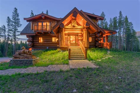 Luxury Log Cabin Homes