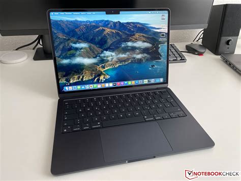 MacBook Air M2 software