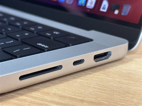 MacBook Pro 14 audio