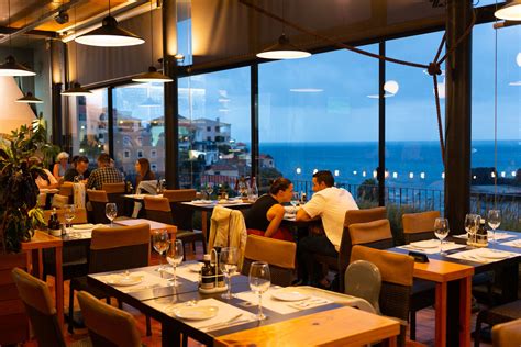 Madeira Dinner Setting