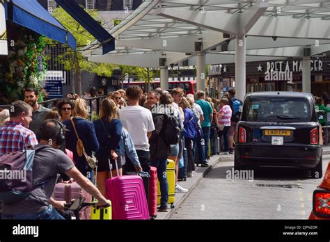 Madrid Taxi Queue