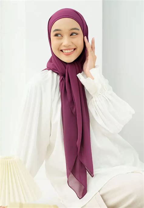 Magenta Square Hijab