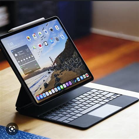 Magic Keyboard floating screen