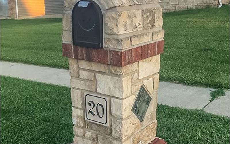 Mailbox With Oaks Pa