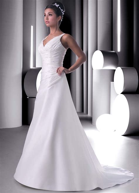 Make Your Wedding Special by Choosing Your Wedding Dresses gowns