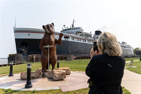 Lake Michigan car ferry SS Badger makes maiden voyage to Manitowoc
