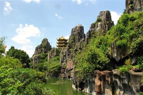 Marble Mountains Scenery