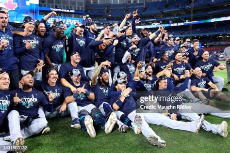 Mariners winning the game