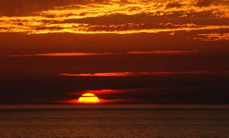 Matahari Terbit dari Barat